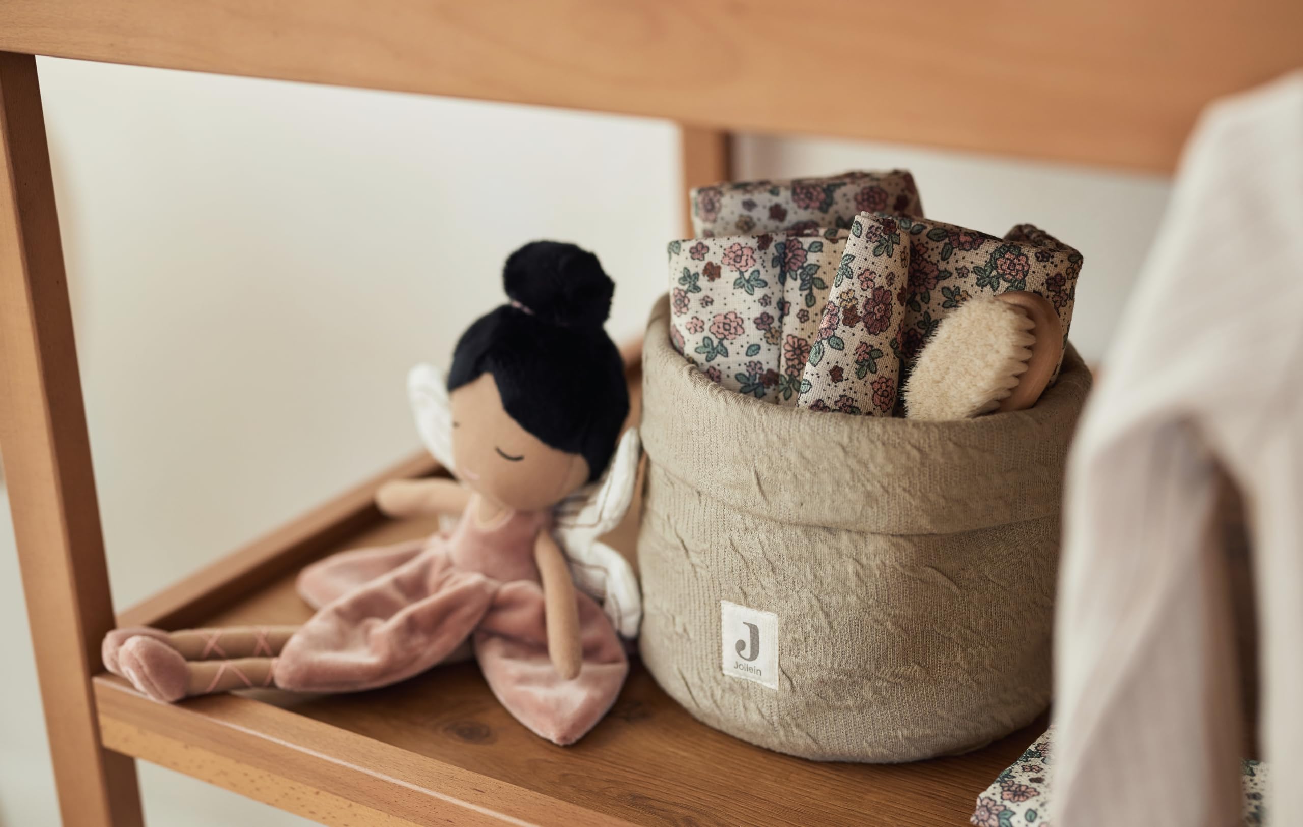 Jollein 037-001-67072 Stoffpuppe Kuschelpuppe Fee Mae (32 cm)